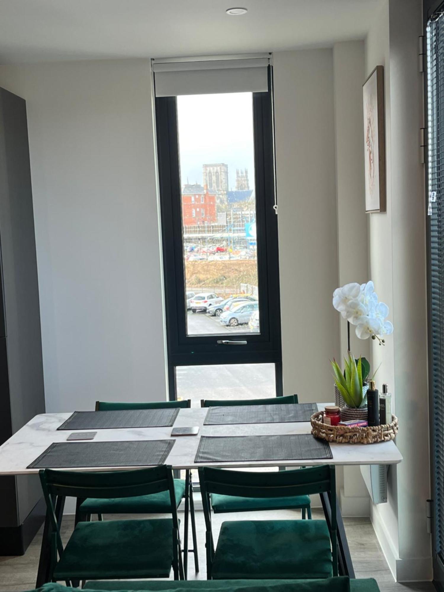 Superb New Build City Centre Flat And Gym York Extérieur photo